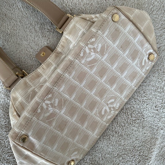 CHANEL Small Travel Line Tote - Picture 6 of 16